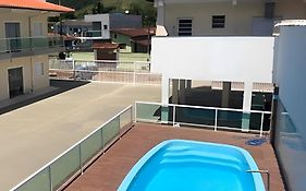 Ar-condicionado, churrasqueira privativa e piscina